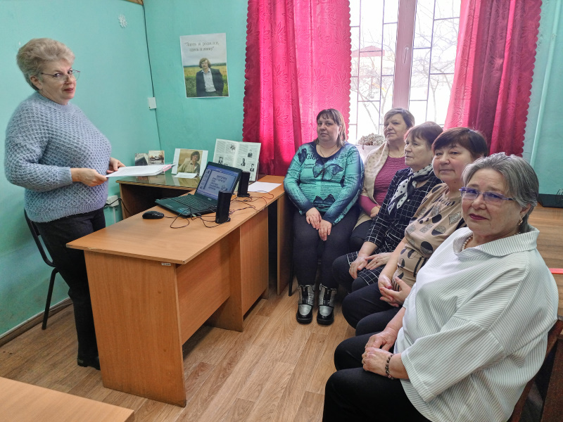 «Здесь я родился, здесь я живу»: литературный вечер для граждан старшего поколения
