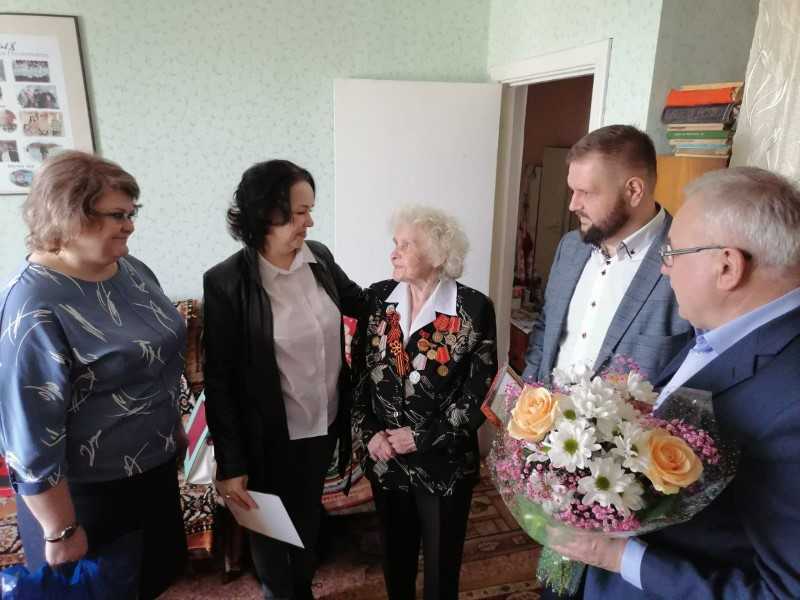 Поздравление жительницы отделения