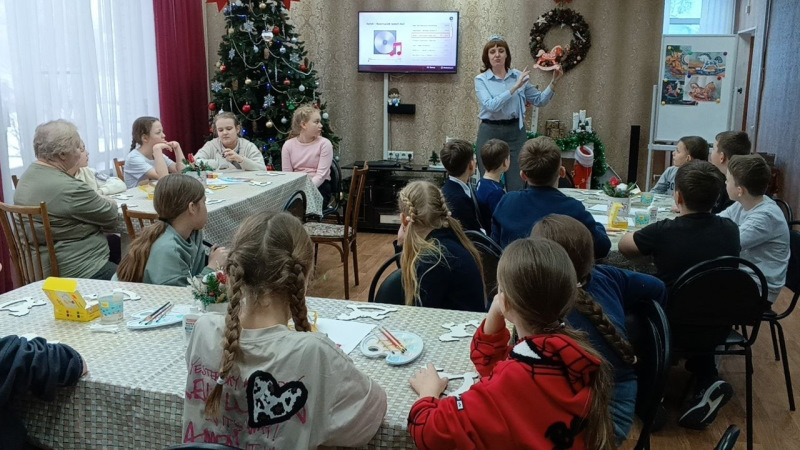 Роспись рождественских лошадей!